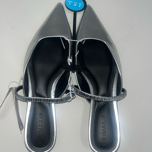 NWT! Primark silver pointed flats with jeweled strap. Sz US 8/EUR 39 - Picture 1 of 6